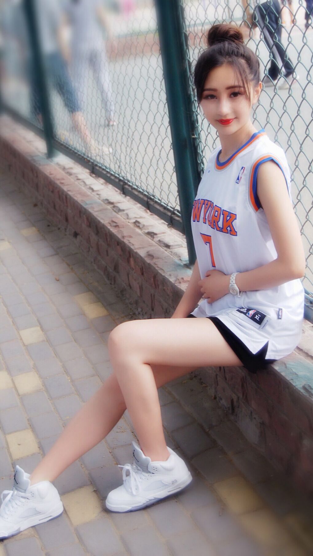 “德甲标志性比赛，场面火爆引人注目”，德甲的标志那个人是谁