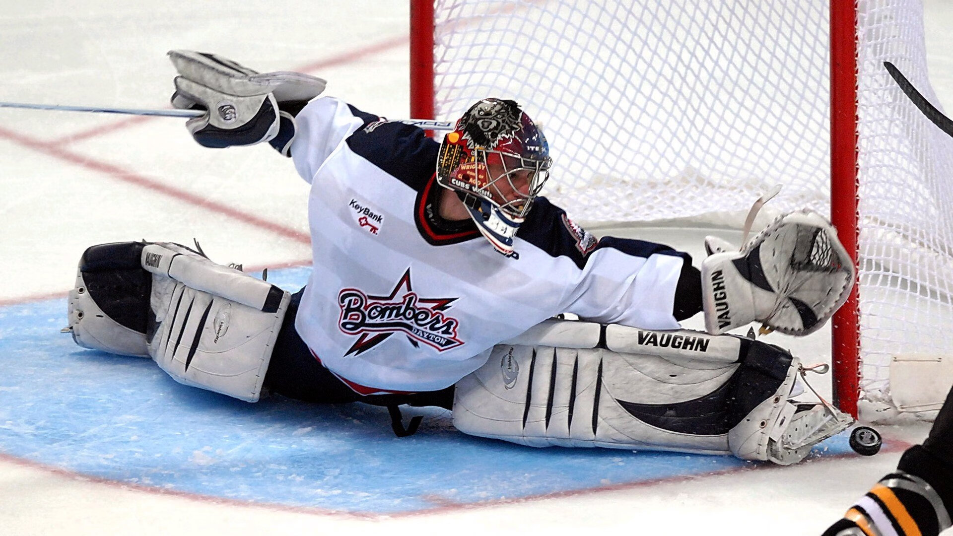 沸腾的现场:球迷热情高涨,助威声不断,沸腾的中文