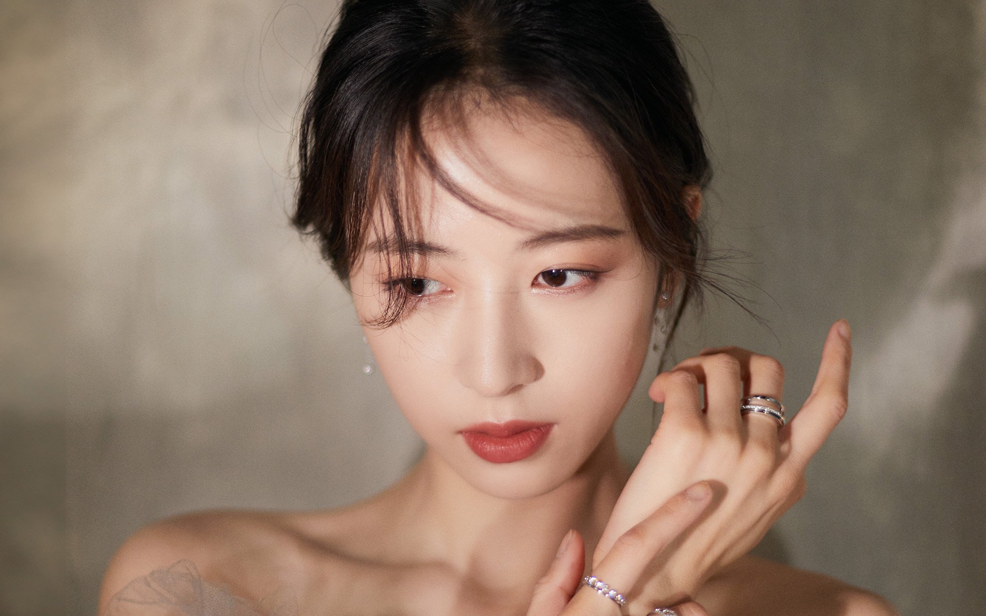 AIYOUXI.COM-西甲豪门争霸：胜利就在瞬间触手可及，西甲豪门球队